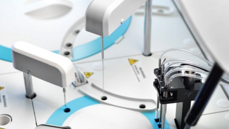 BS-230 Multi-Functional Benchtop Clinical Chemistry Analyzer with 200 Tests/Hour Throughput