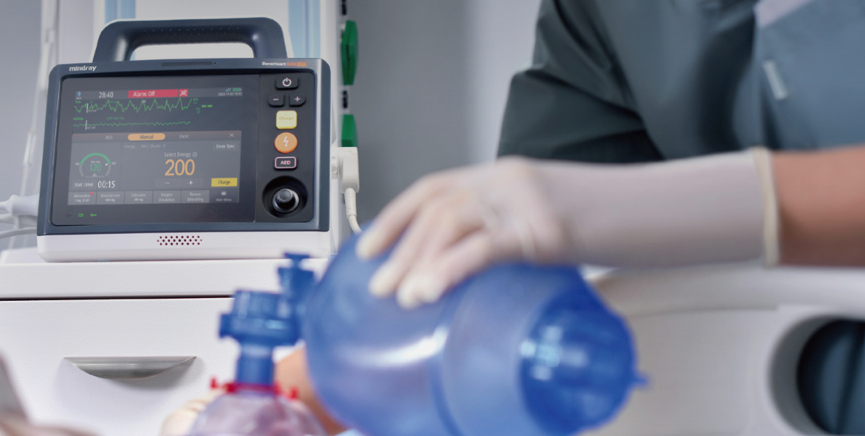 BeneHeart D30 Defibrillator and Monitor with Touchscreen Technology