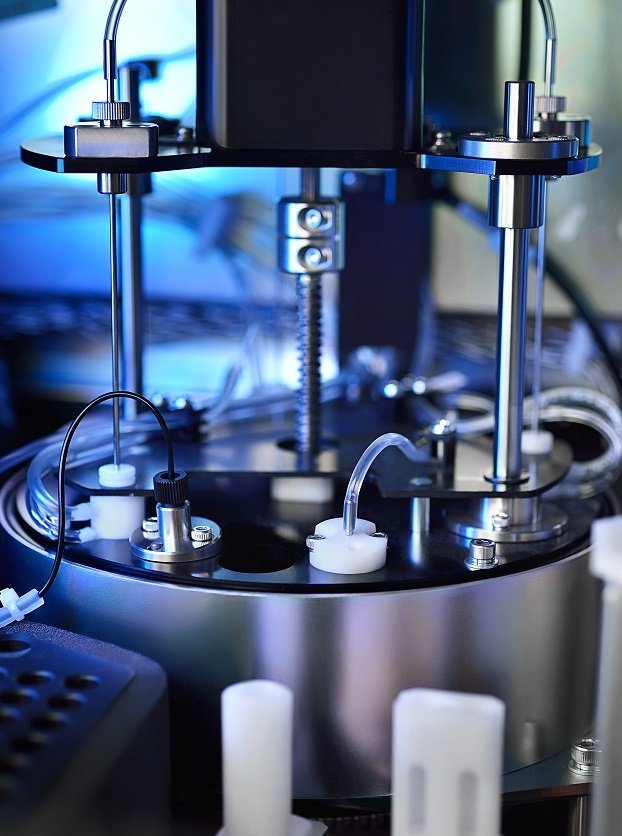 CL-900i Chemiluminescence Immunoassay System - Compact Automated Analyzer for High-Throughput Testing